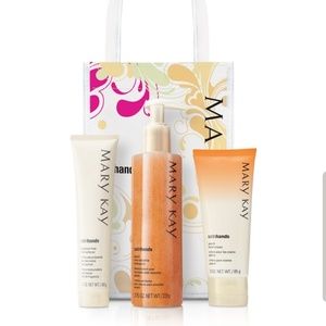 Mary Kay satin hands set
